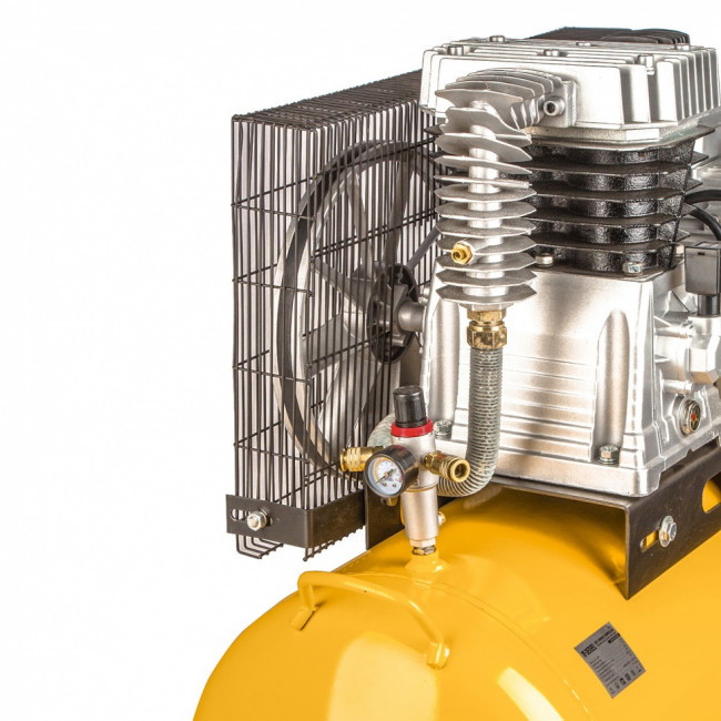 Компрессор DR4000/200, масляный ременный, 10 бар, производительность 690 л/м, мощность 4 кВт Denzel Компрессор DR4000/200, масляный ременный, 10 бар, производительность 690 л/м, мощность 4 кВт Denzel