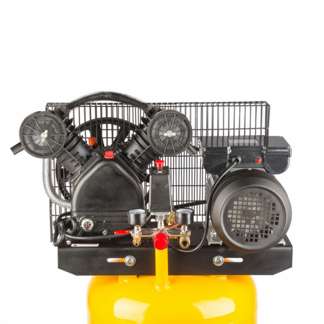 Компрессор DRV2200/100V, масляный ременный, с вертикальным ресивером, 10 бар, производительность 440 л/м, мощность 2.2 кВт Denzel Компрессор DRV2200/100V, масляный ременный, с вертикальным ресивером, 10 бар, производительность 440 л/м, мощность 2.2 кВт Denzel