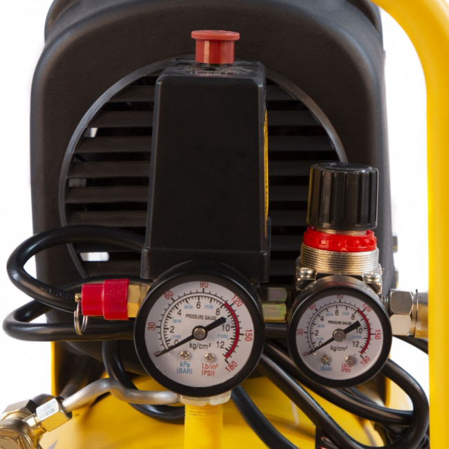 Компрессор воздушный DLC1300/24 безмасляный 1.3 кВт, 24 литра, 206 л/мин Denzel ( 58171 ) Компрессор воздушный DLC1300/24 безмасляный 1.3 кВт, 24 литра, 206 л/мин Denzel ( 58171 )