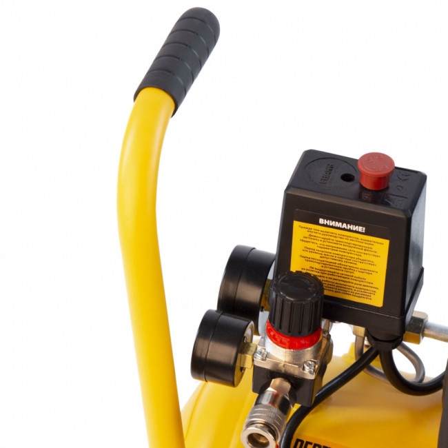 Компрессор воздушный DLC1300/24 безмасляный 1.3 кВт, 24 литра, 206 л/мин Denzel ( 58171 ) Компрессор воздушный DLC1300/24 безмасляный 1.3 кВт, 24 литра, 206 л/мин Denzel ( 58171 )