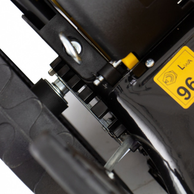 Газонокосилка аккумуляторная бесщеточная RLM450-36, Li-ion, 36 В, 4 Ач, 450 мм, травосборник 40 л Denzel ( 58910 ) Газонокосилка аккумуляторная бесщеточная RLM450-36, Li-ion, 36 В, 4 Ач, 450 мм, травосборник 40 л Denzel ( 58910 )