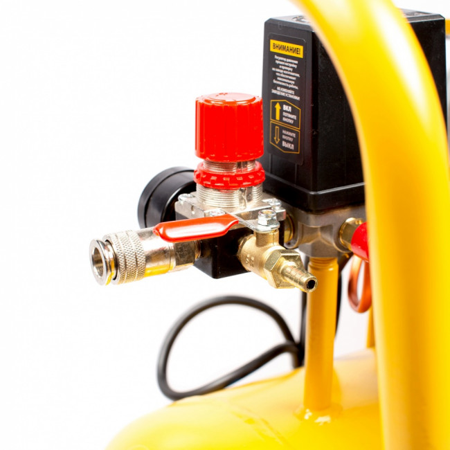 Компрессор воздушный BCI2300/50, ременный привод, 2.3 кВт, 50 литров, 400 л/мин Denzel ( 58113 )