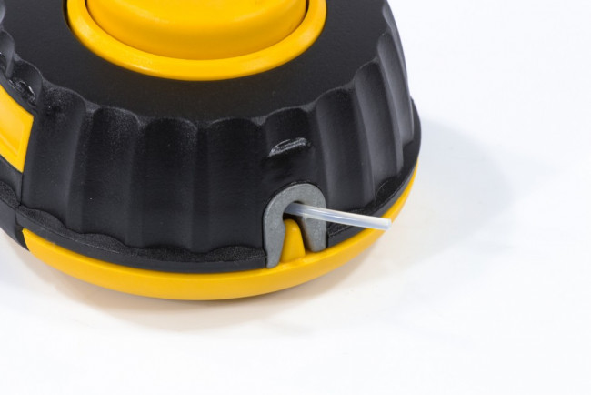 Катушка универсальная триммерная, гайка М10 х 1.25, гайка М8, винт М8-М10, левая резьба, шаг 1.25 мм Denzel Катушка универсальная триммерная, гайка М10 х 1.25, гайка М8, винт М8-М10, левая резьба, шаг 1.25 мм Denzel