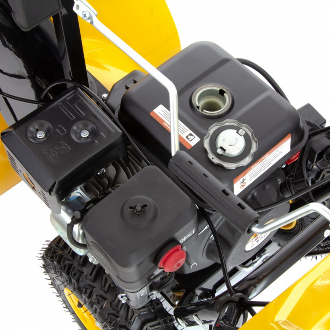 Бензиновая снегоуборочная машина SB 650 E, 6.5 л.с, с электростартером, фара Denzel Бензиновая снегоуборочная машина SB 650 E, 6.5 л.с, с электростартером, фара Denzel