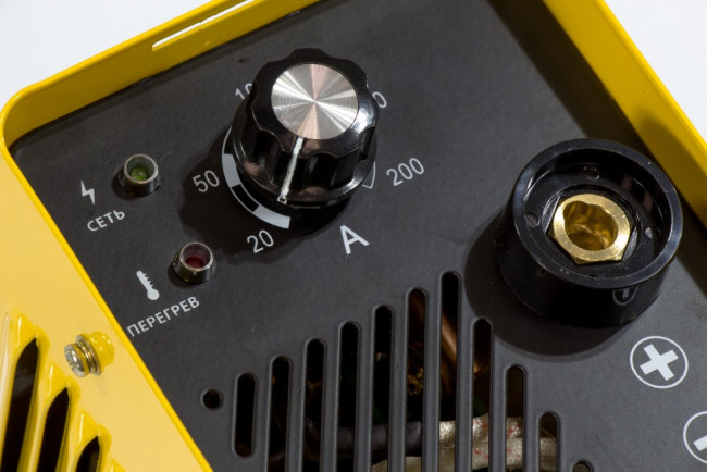 Аппарат инверторный дуговой сварки ММА-200 Compact, 200 А, ПВР 60%, D. 1,6-5 мм Denzel, ( 94336 ) Аппарат инверторный дуговой сварки ММА-200 Compact, 200 А, ПВР 60%, D. 1,6-5 мм Denzel, ( 94336 )