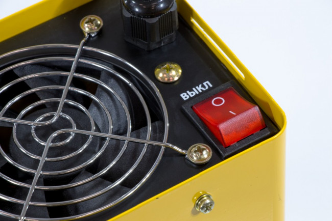 Аппарат инверторный дуговой сварки ММА-200 Compact, 200 А, ПВР 60%, D. 1,6-5 мм Denzel, ( 94336 ) Аппарат инверторный дуговой сварки ММА-200 Compact, 200 А, ПВР 60%, D. 1,6-5 мм Denzel, ( 94336 )